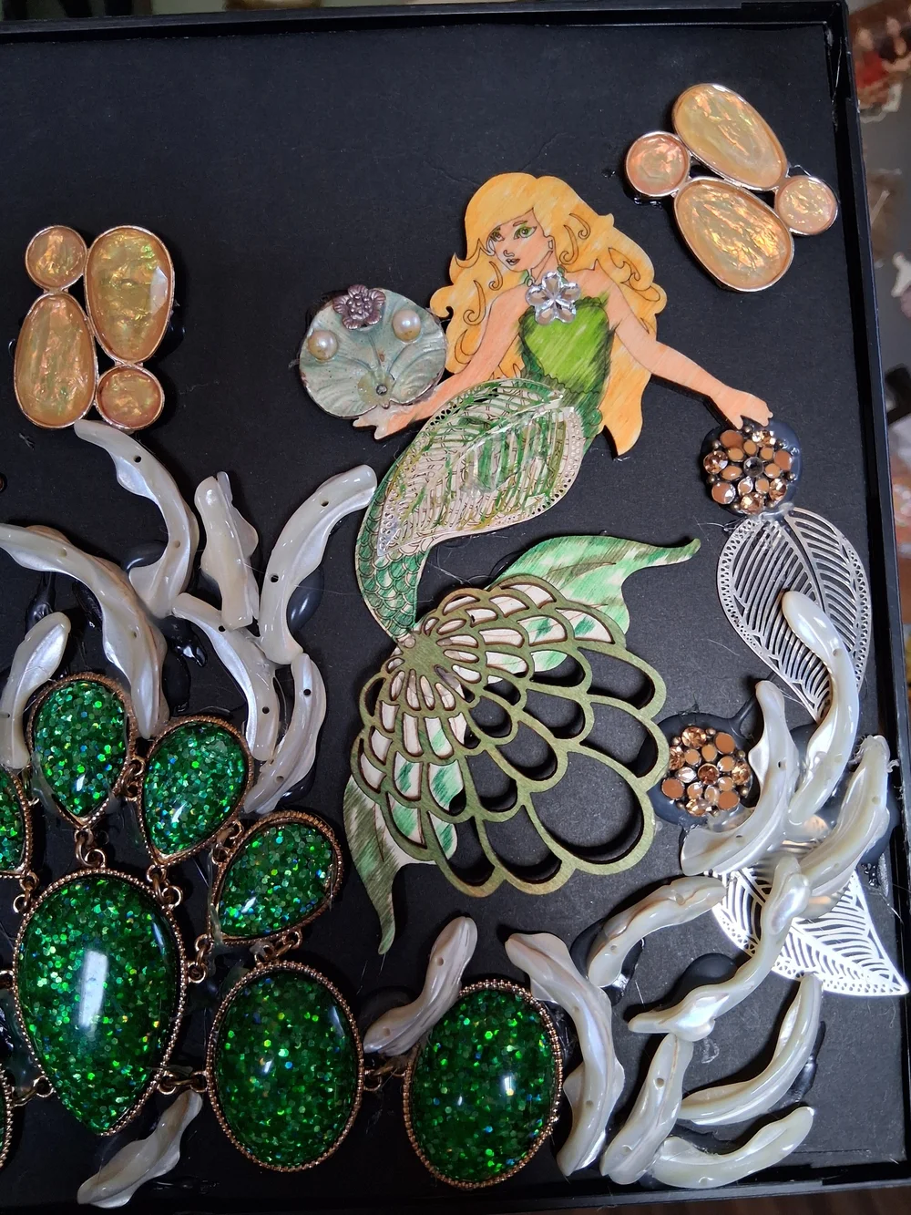 Green Mermaid Wall Art Accent - Iridescent Resin Sea Motif Jewelry Mixed Media - Picture 7 of 10
